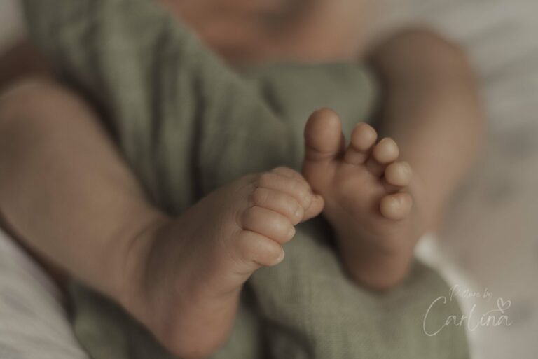 newborn kleine voetjes Picturebycarlina